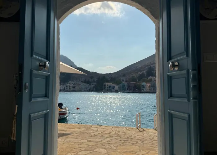 My Crown House, Kastellorizo Port Semesterbostad *