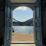 My Crown House, Kastellorizo Port Holiday home *